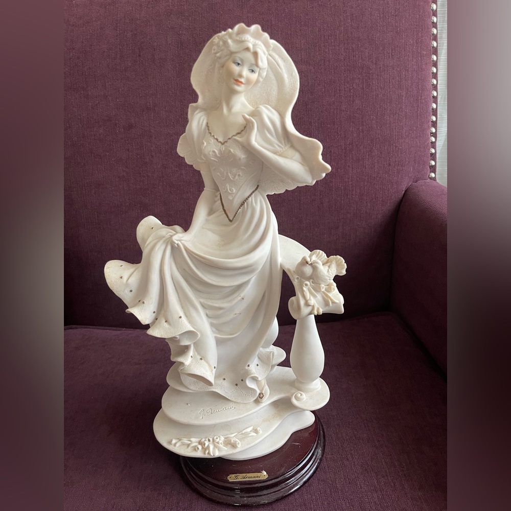 Giuseppe Armani Lady with Doves / Wedding 1992 New in Original Box